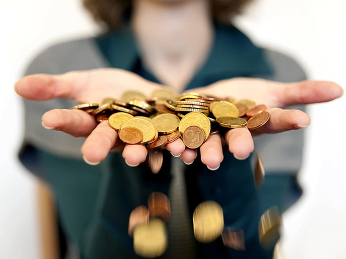 壕米哈游50亿现金寻求资金管理