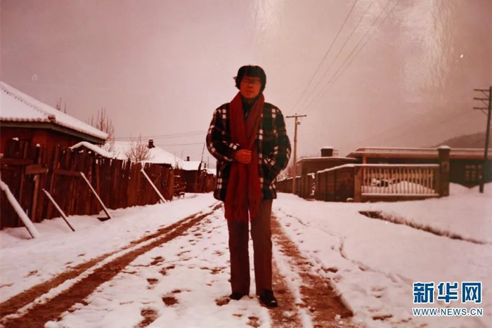 ▲1987年，张桂梅在中甸（现香格里拉市）（资料图）。新华网发（华坪县融媒体中心 供图）