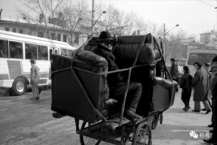 ▲1992年，哈尔滨，“束缚中的坦然”。