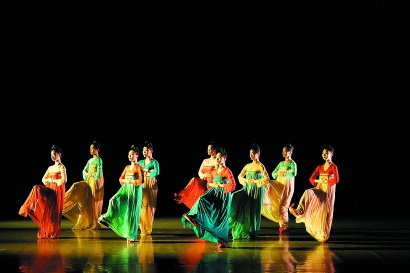  “俑”系列之舞蹈剧场《俑Ⅲ》剧照 