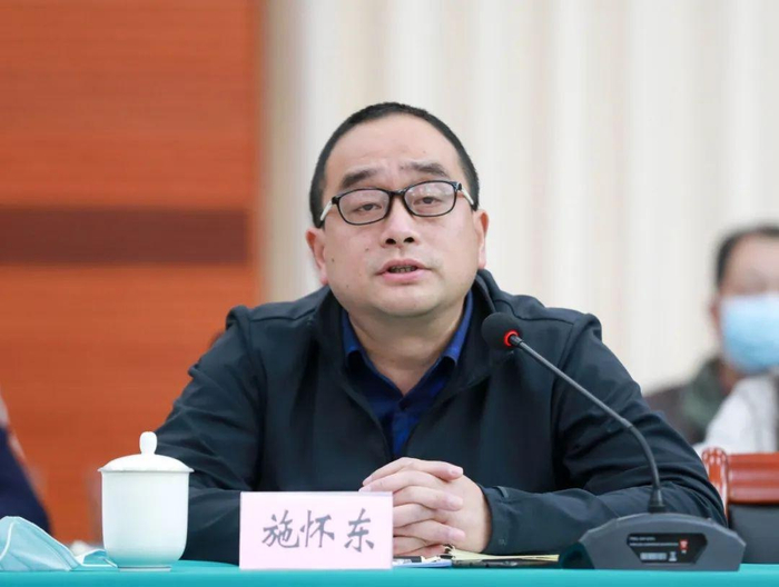 陈昌义 南充东方教育集团副董事长建议要把好辅警的入门关,教育关.
