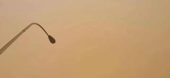 △北京今天有明显沙尘天气（图|北青-北京头条记者 满羿）