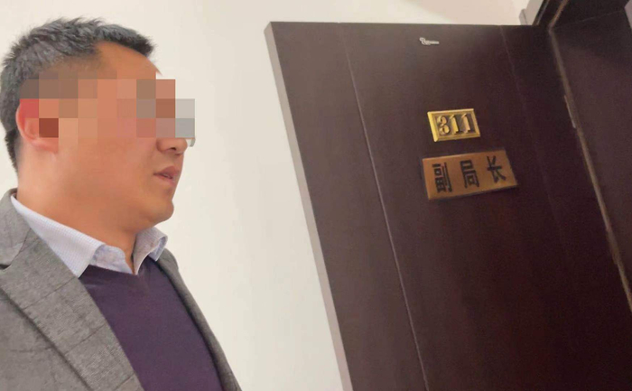 冒用杨兴华身份的姚会乾。新京报我们视频截图