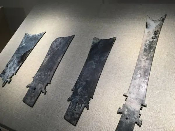 玉边璋1986年三星堆祭祀坑出土