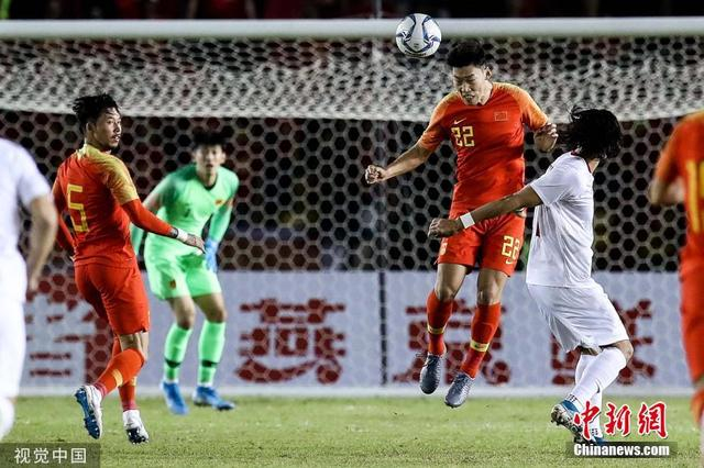 北京时间2019年10月15日晚的世预赛40强赛中，国足客场0：0憾平菲律宾，与对手的8连胜纪录遭到终结。 图片来源：视觉中国 