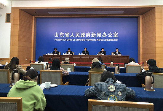 新闻发布会现场。（摄影刘祺）