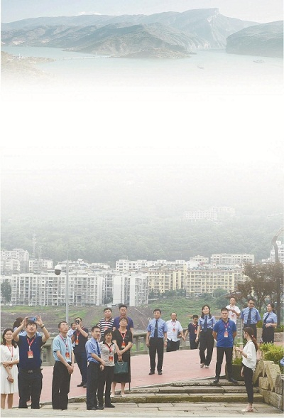 　题图:人大代表到三峡库区云阳县调研。谢洪摄 