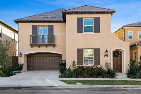 ▲图为美国加利福尼亚州尔湾地区的一套学区房，该房建筑面积280平米、土地面积350平米，居外网显示报价约人民币1000万元。（图片由居外网提供）