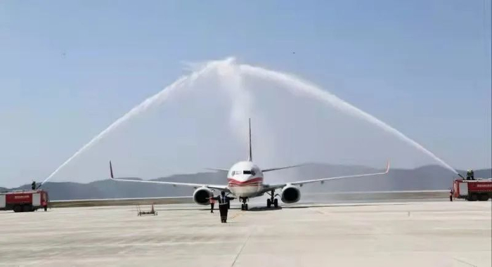 过水门仪式 王俊杰 摄