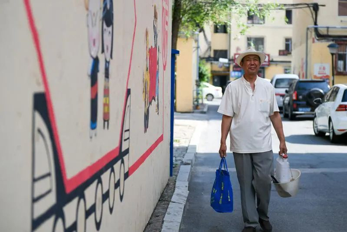 图片来源/新华社