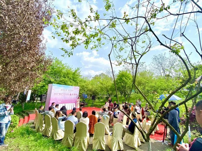 诗意小镇里的诗会现场（央广网发 活动主办方供图）