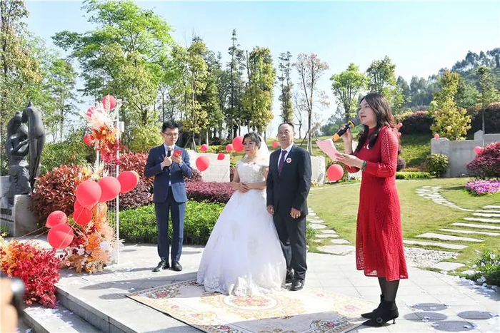 婚礼现场 罗嘉 摄