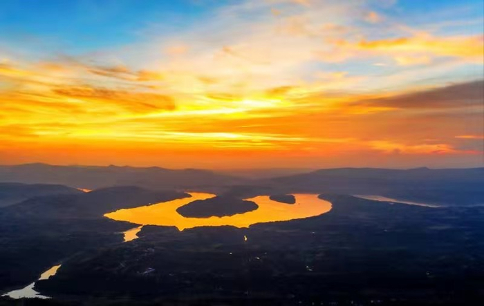 千野草场视角看库心 忠县人民政府供图