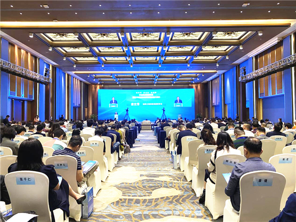 “行企助力转型升级——2021中国纺织服装百强企业八桂行”活动现场（央广网发 何宁摄）