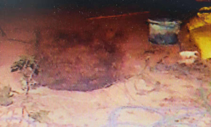 2015年10月，盗墓团伙在小南山挖掘的盗洞，深5米。受访对象供图