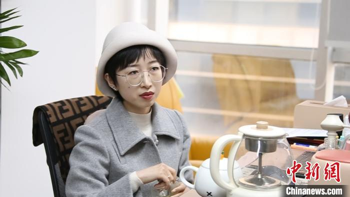 周韵娇在工作室 李秋莹 摄