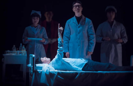 《琥珀》剧照 重庆大剧院供图