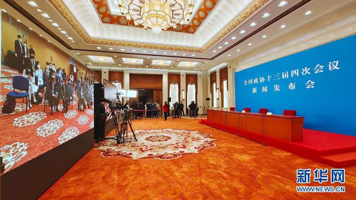 图为人民大会堂新闻发布厅现场。新华网 王翰林 摄