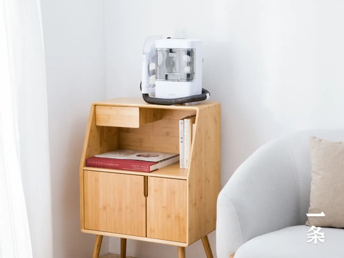 外观就是典型的日系风，白色的机身，经典耐看。