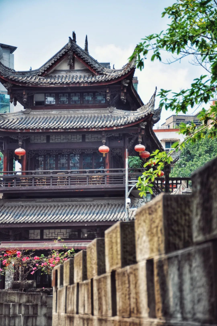 重庆通远门城墙遗址，通远门曾经是成渝古道在重庆的起点。图/视觉中国