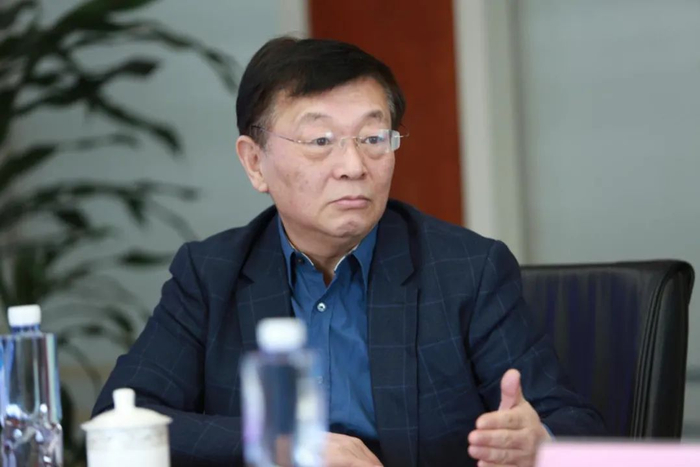 图/全国政协委员、北京医院原院长王建业在座谈会上发言