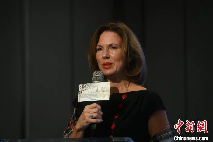 英国驻华大使吴若兰