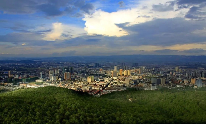 曲靖城区 杜明 摄