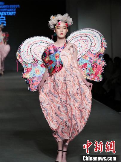 优秀毕业设计服装作品展示。 段晓宏 摄