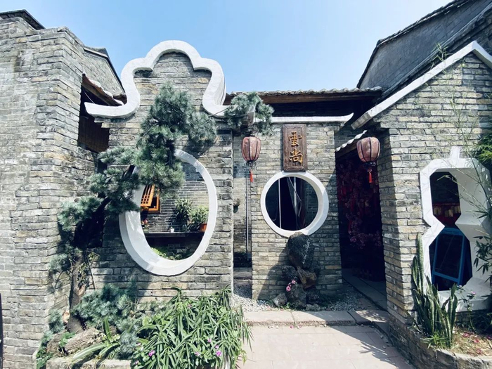 （云尚汉服体验馆）