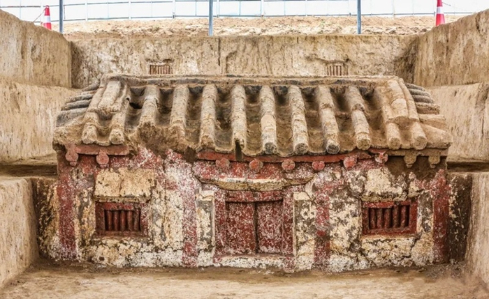 图为墓道第二土雕建筑（央广网发 西安市文物保护考古研究院供图）