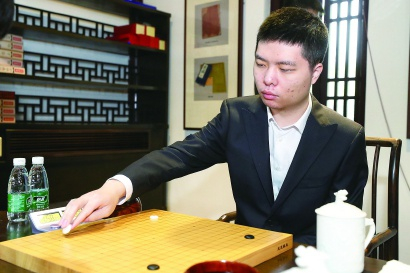 李钦诚表情沉着