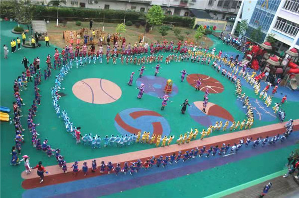 　　广西柳州市鹿寨县第一幼儿园城南园开展“三月三”民俗节庆活动（央广网发 鹿寨台供图）