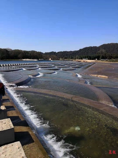 　　▲龙虎山景观龙鳞坝
