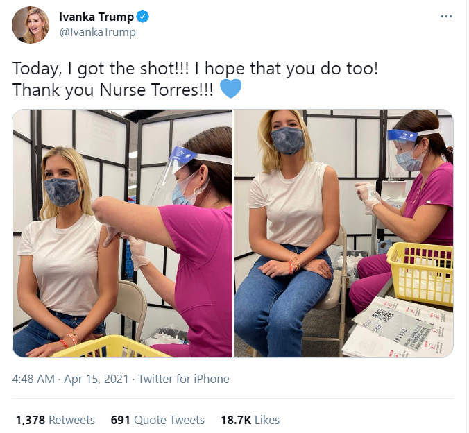 这条推文中，伊万卡还配上了2张自己接种疫苗的现场图片，除了向公众呼吁尽快接种疫苗外，她还向现场的护士表达了感谢。截至目前，伊万卡是特朗普家族中首个公开自己接种疫苗的成员。