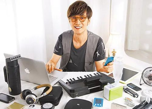 ▲音乐创作始终占据着周传雄生活的大部分时间。