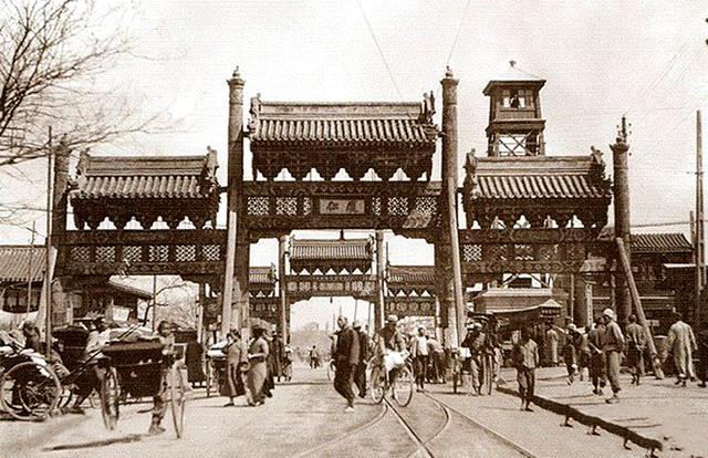 图为《京门九衢图》——创作资料用图