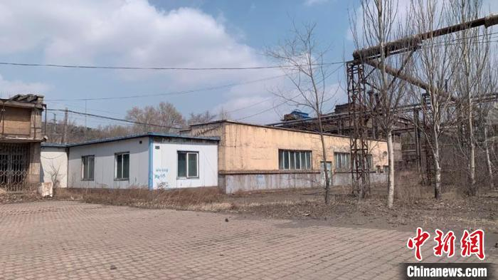 老旧工厂给文艺爱好者提供了创作灵感 石洪宇 摄