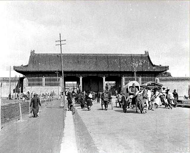 图为《京门九衢图》——创作资料用图