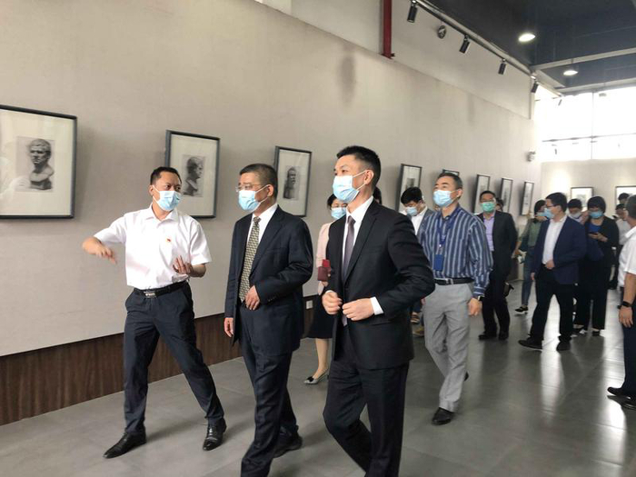 职业院校女生交往全攻略:从破冰到约会的自然进阶指南