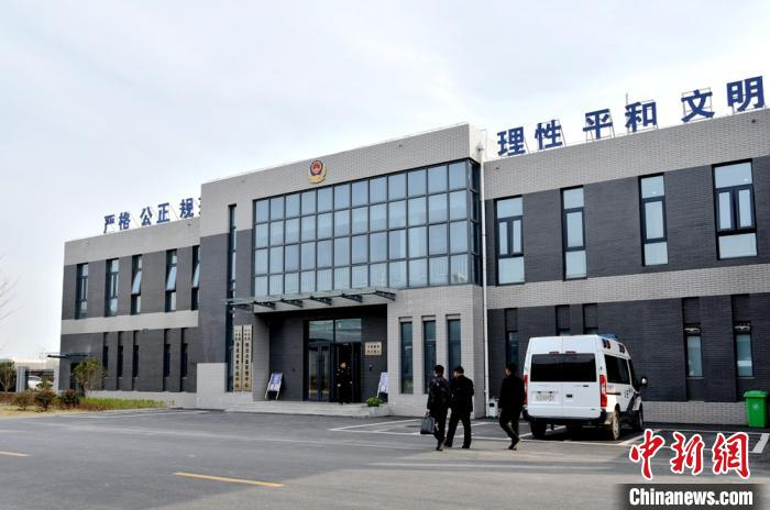 邳州市公安局执法办案管理中心。　朱志庚 摄
