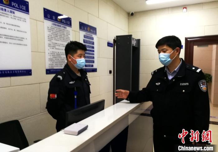 规范、集约、高效的工作现场。　朱志庚 摄