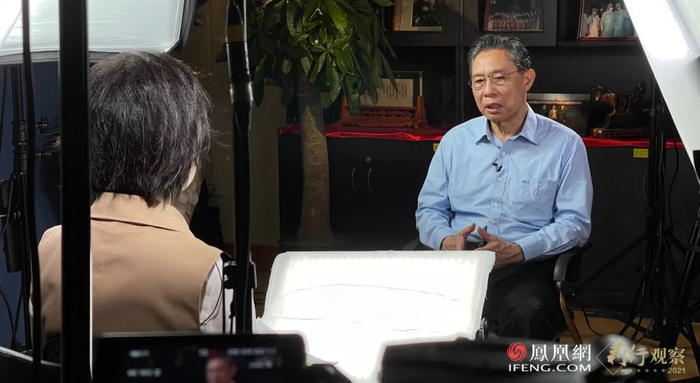 钟南山接受采访（图自凤凰网）