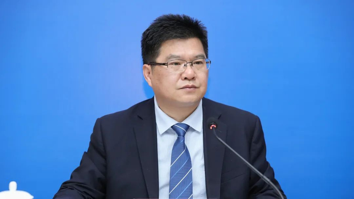 主持人：省委宣传部新闻发布处处长 武潇（李轶晗 摄）