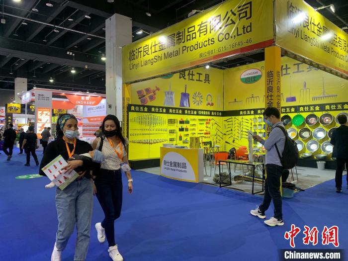 第5届中国义乌五金电器博览会现场。　黄慧 摄