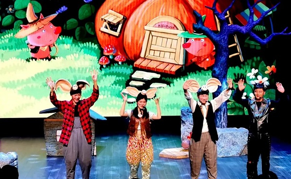 荷苗经典童话演出（央广网发 西安市文旅局供图）