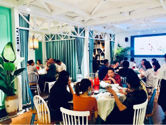 餐饮和商贸一样，也需时刻关注顾客需求。品牌供图