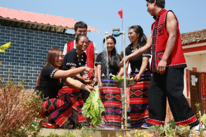资料图 澜沧拉祜族自治县雪林乡自波村民小组用上了自来水