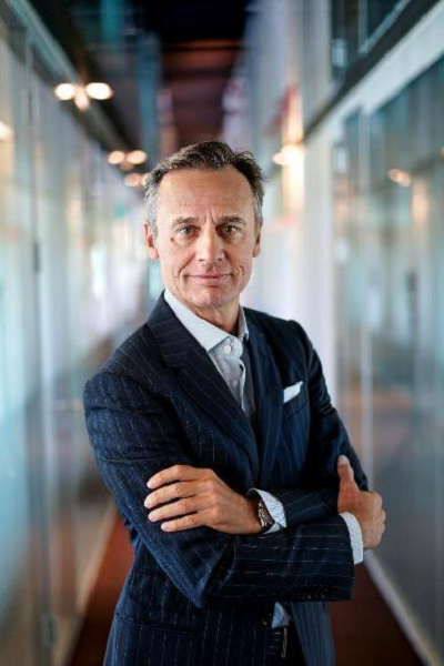 埃内斯托·贝尔塔雷利（ErnestoBertarelli）