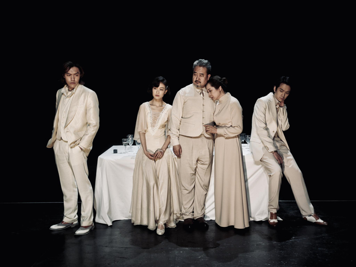 《探长来访》定妆照。朱朝晖 摄