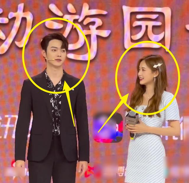 李一桐许凯亮相发布会,同框好有cp感,生图下的腿围我却看愣了